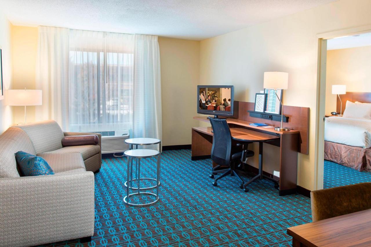 Fairfield Inn & Suites By Marriott Atlanta Buford/Mall Of Georgia Bagian luar foto